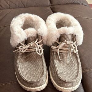 Hey Dude Women's tan shoes with Faux Fur